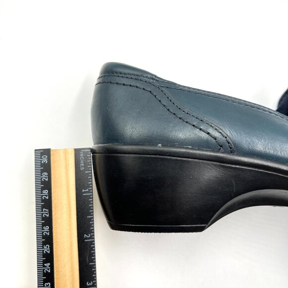 Clarks‎ Womens Size 8 Blue Leather Slip On Comfort Clogs Loafers Shoes - Picture 13 of 15